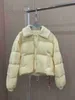 Women's Down Parkas Designer Brand Small and Creamy Yellow Miu kort tjock brödjacka, söt ålder reducerar koreansk mångsidig varm jacka a9eh