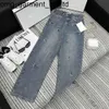 Nuovi jeans da donna 2024ss Designer Estate Nuova età sottile Riducendo i pantaloni jeans da donna con toppa ricamata a doppia c