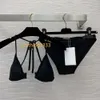 Maillot de bain de créateur de niche Le nouveau sexy slim 3 points rétro station balnéaire accessoires en métal collier de bikini fendu maillot de bain