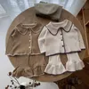 Kläderuppsättningar 7467 Baby Clothing Set 2023 Autumn Infant Shell Sticked Swit Suit Contrast Cardigan+ Bell Botts Casual Girls Two-Piece Suit
