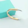 Bracelet en forme de U en or Bracelet de verrouillage de créateur en acier titane pour femmes hommes Bracelets bijoux de mode accessoires cadeaux de fête de mariage