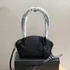 Borsa tote media in pelle marrone nero da donna di design