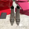 Vlogo İmza Moda Botları Kadın Metal Toka Bilgi Giden Göstergeli Ayak Parçası Stiletto Kısa Boot Moda Sonbahar Kış Koyun Din Fermu Parti Ayakkabıları