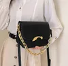 Petit sac carré pour femmes, sacoche rétro européenne et américaine, porte-fichiers à bandoulière, tendance sous les bras, sacs pour femmes