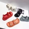 Mulheres senhoras sandálias de designer acolchoadas sandálias de verão bezerro pai sapatos plataforma apartamentos salto baixo cunha fivela de diamante sandália deslizamento no tornozelo cinta praia shose flip flop