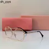 Miui occhiali designer di lusso occhiali da sole da donna estetica contemporanea ed elegante tonalità di lusso sobrie occhiali da sole quadrati lunette de soleil femme