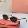 Miui Männer Muimui Frauen Sonnenbrillen für Sonnenbrillen Designer Raffinierte Eleganz Ultraleichter ästhetischer Glamour Premium-Version Ovale Korrekturbrille