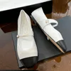 Marque française luxe paillettes femmes designer chaussures habillées classique strass double lettre dames boucle chaussures décontractées de haute qualité mode chaussure formelle à fond plat
