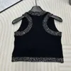 Damen-T-Shirt-Designermarke, gestricktes Tanktop mit kontrastierenden Perlen und Buchstabendekoration für pures Verlangen, sexy, würzige Mädchen tragen schlanke, vielseitige Shorts DW4N
