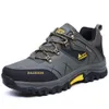 Chaussures pour hommes d'automne et d'hiver chaussures d'alpinisme chaussures en coton surface basse en cuir peluche épaissie chaude grandes chaussures de randonnée en plein air chaussures de fond