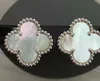 AA Designer Boucles d'oreilles / Boucles d'oreilles à tige de trèfle à quatre feuilles Nacre Argent Plaqué or 18 carats Boucles d'oreilles en agate pour femmes Bijoux de luxe Cadeau de la Saint-Valentin 2022