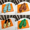 Tasarımcı Terlik Slaytlar Klasik Düz Topuk Lüks Sandalet Kadın Sandale Ayakkabıları Orijinal Deri Sandal Yaz Flip Flip Flips Sliders Ünlü Kadınlar Plaj Slide Terlik