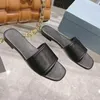 P Designer Slippers Sandals Fashion Triangle Leather Slippers Summer Rubber Rubber Rubber Slippers Flat Placebs متوفرة بألوان متعددة 35-46 01