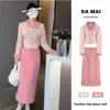 Robe de deux pièces hiver style français manteau en laine rose et jupe ensemble deux pièces drame coréen tenue de plomb féminine élégante mode chic