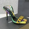 Attico Ankle Strap Crystal Gemstone Stiletto Sandals 검투사 펌프 여성 오픈 파티 이브닝 ​​드레스 신발 고급 디자이너 하이힐 공장 신발