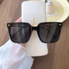 디자이너 여성 선글라스 야외 UV 보호 태양 안경 남성의 대형 프레임 패션 캐주얼 안경