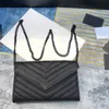 Bolso cruzado de moda Mini bolso de mujer en forma de V diseño de logotipo de Metal bolso de hombro con cadena de cuero genuino con caja de embalaje