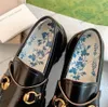 Little Bee Embroidery Loafer Women منصة الأحذية غير الرسمية Lug Lug Sole Resofers with Horsebbit Metal Buckles Shicay Sweens Womens Girl Girl Leather Leather Shoes 35-40