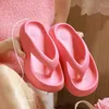 Zomer Thong Slippers Vrouwen Platform Cloud Slippers Casual Outdoor Strand Sandalen EVA Flats Zachte Dikke Zolen Antislip Slides 240220