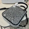 Kvalitet av kvinnors handväska Crystal Tote Clutch Bag Herrläder axelväska handväskor mynt pursar Girl Gift Luxury Designer Underarm Tramp Pochette Bag Wallet Wallet