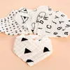 Vêtements pour chiens Bandana Bandage triangulaire Foulard pour animaux de compagnie Foulard simple Bavoirs en coton