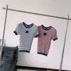 2024 Channe Top Luxury Women Knits Tees Designer Ny känsla av avancerad kortärmad basskjorta bär broderedadautumn vinterblus ull hoodie sköldpadda hals tröjor