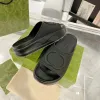 Designers de luxe Slippers Ladies 2024 Nouveau LnterLocking G Brand Glines Sandal Hollow Platform Sandale Beautiful Femmes Men Outdoors Mule Summer Beach Shoes Lady Sliders