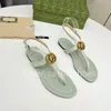 Kobiety slajdy designerskie buty klip sandały flip klapki luksusowe towary metalowe litery skórzane płaskie kapcie 35-42
