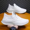 Nouvelles chaussures d'été pour hommes Chaussures en maille Chaussures de sport et décontractées Chaussures en maille Chaussures de travail noires Petites chaussures blanches Chaussures pour hommes moyens et jeunes