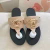 Sandália alta sandália para mulheres designer de luxo praia dourada interior plana flip flop couro senhora mulher clássico sapato senhora tamanho 35 45 com caixa saco de pó mulheres flip flops