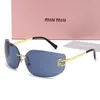 Lunettes de soleil Miu Nouveauté Miu Lunettes de soleil de luxe UV400 Personnalité résistante aux radiations pour femmes Lunettes rétro pour hommes Haute qualité Valeur d'apparence élevée