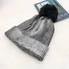 Casquettes tricotées en boule de laine pour hommes et femmes, chapeaux de Couple froids et chauds, couleur or et argent, nouvelle collection