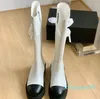 2024 Bottom Women Winter Boots Luksusowe projektanty klasyczne litery Modne buty dekoracja dekoracji zamek błyskawiczny Otwarcie botków kolanowych Kolan Boties