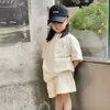 キッズESS Tシャツショーツセット幼児服ベビー服セットレッドブラックガールズボーイズデザイナーファッションTシャツとショート