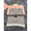 Miui Sweaters Kadın Tasarımcısı Cardigan 24SS Kadın Kazak Nakış Tutuklu Sweatshirt Sweatshirt Müret