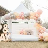 4,5 x 4 m (15 x 13,2 pieds) avec souffleur Activités de plein air 2024 Tente de mariage blanche Maison gonflable gonflable pour fête d'anniversaire