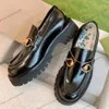 Küçük Arı Nakış Loafer Kadınlar Günlük Ayakkabı Platformu Lug Sole Loafers Atbit Metal Tokes Kalın Tabanları Kadın Lady Girl Lüks Deri Sıradan Ayakkabı 35-40