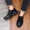 Zapatos de hombre de gran tamaño, zapatos deportivos y de ocio, zapatos de trabajo negros con parte superior de cuero 45464748 zapatos de hombre de pie grande, zapatos de algodón cálidos y de felpa