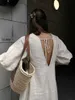 基本的なカジュアルドレスレディース用エレガントなベージュリネンパフドレス2023夏のVネックボタンレスドレス
