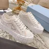 2023 Little verhoogde canvas nieuwe witte casual cake schoenen, merk veelzijdige sportbordschoenen 34-41