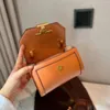Klasyczna skórzana torebka torba na torebkę luksusowe krzyżowe ramię swobodne duże logo klapa w torbie mody damska torba na imprezę mody z doskonałym sprzętem i detalami