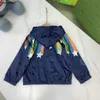 Nieuwe kinderjassen Kinderzonnebrandkleding met capuchon Maat 100-160 Kleurrijke meteoorontwerp babyjas jongens meisjes Bovenkleding 24Feb20