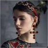 Stud Long Cross Studs örhängen Kvinnor Retro Barock Rose Flower Crystal Rhinestone Dingles Black Red White Color Fashion Design Acryli Dhtqd