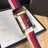 Hight Quality Brand Quartz 시계 G 프레임 레이디 패션 디자이너 소형 다이얼 캐주얼 시계 가죽 스트랩 손목 시계를위한 꿀벌 럭셔리 실비 리브 리본 시계 밴드