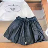 Beliebte Herbst-Kleider für Mädchen, Anzüge für Kinder, Designer-Kleidung, Baby-Partykleid, Größe 100–150, Pullover mit Rundhalsausschnitt und Faltenrock, 10. Nov