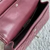 Eine Umhängetasche Handtasche Klassische Klappe Echte Lederbeutel für Frauen Crossbody Bag mit Kettenkupplungen Ladies Party Geldbeutel Karten -Karten -Brieftasche Designer D.