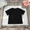 豪華なベイビーTシャツ夏の子供トップサイズ100-150 cmデザイナーキッズ服スクエア刺繍ロゴバッジガールボーイズ短袖Tシャツ24feb20