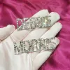 Spille Spilla con nome Grandbling Spille con parole personalizzate in cristallo Spille per targhette personalizzate fatte a mano Distintivi per feste di matrimonio Regalo di gioielli unici