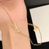 Diamanten kettingen Kettingen Designer Hangers Choker Dames Merk Letter Hanger Hoogwaardig 18k goud Roestvrij staal Stijlvol Heren Dames Bruiloft Sieraden Accessoires