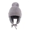 Accessoires de cheveux Chapeau tricoté d'hiver avec oreillettes épais chaud en peluche bébé gros pompon bonnet coupe-vent laine enfants bonnet en tricot pour filles garçons